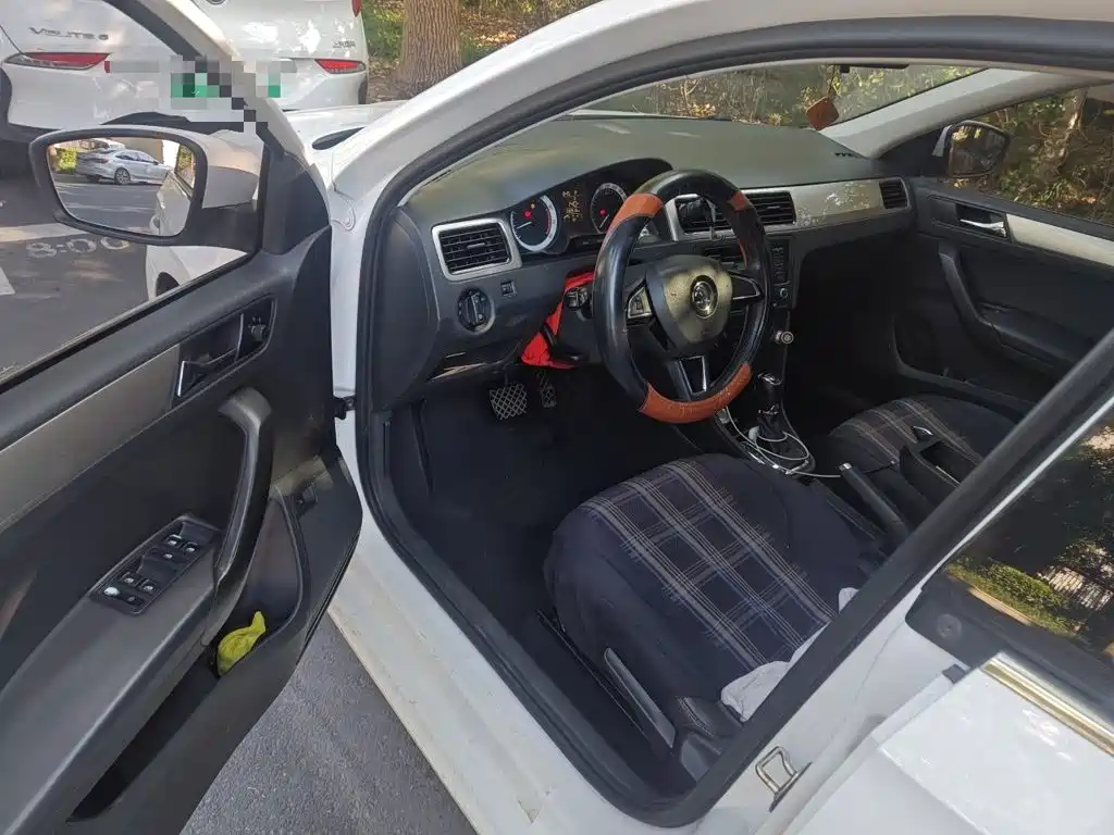 Skoda Rapid — миниатюра 17