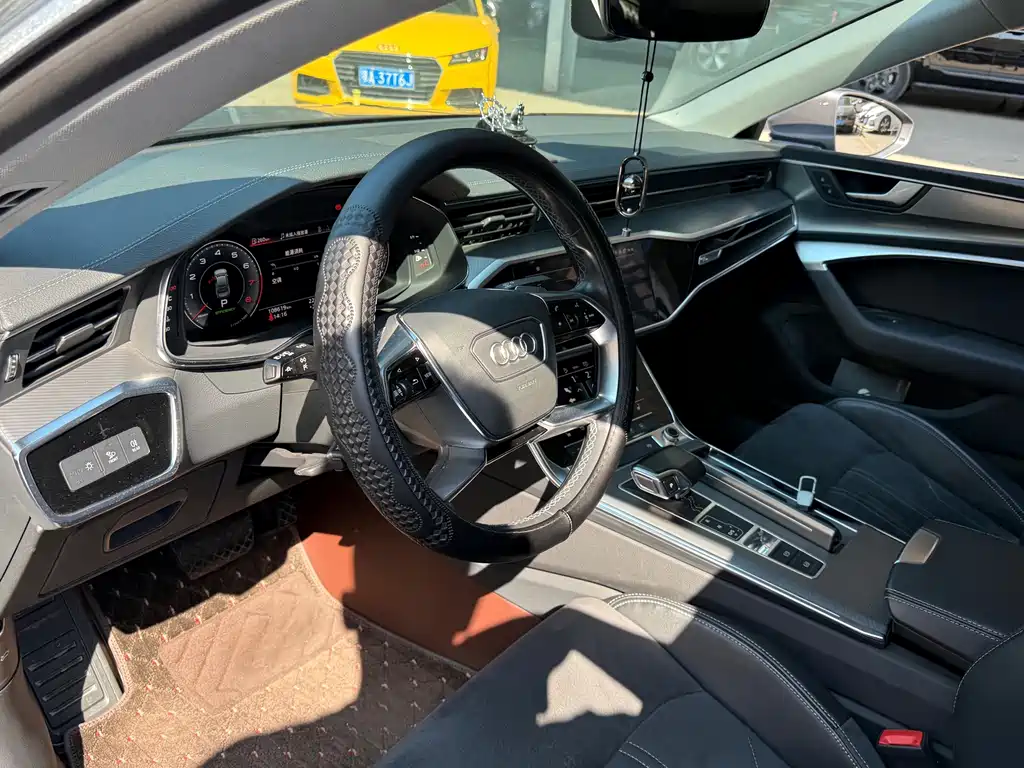 Audi A7L — миниатюра 7
