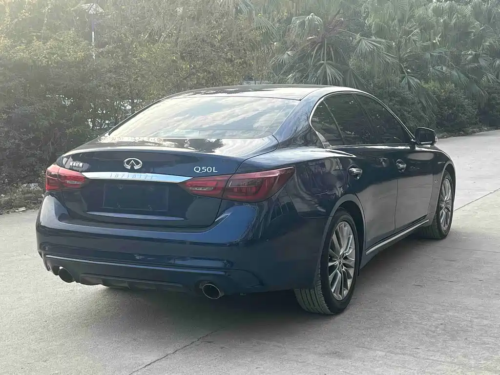 INFINITI Q50L