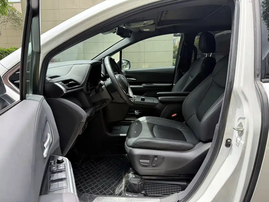 Toyota Sienna 2021 2.5L Luxury