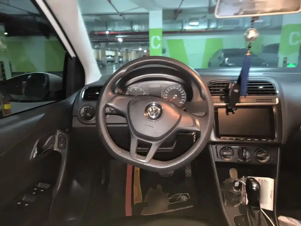 Volkswagen Polo — миниатюра 6