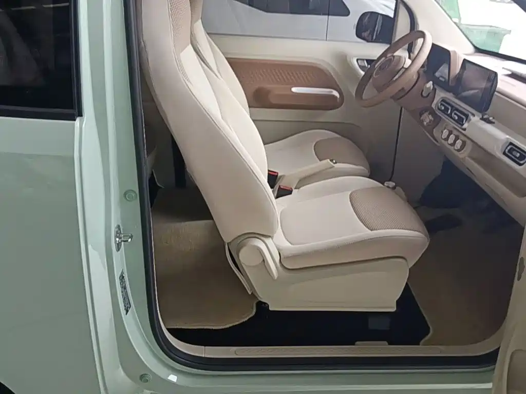 Wuling MINIEV — миниатюра 25