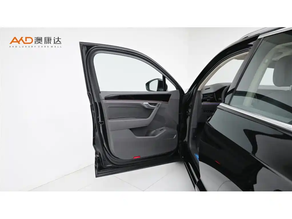 Volkswagen Touareg — миниатюра 10