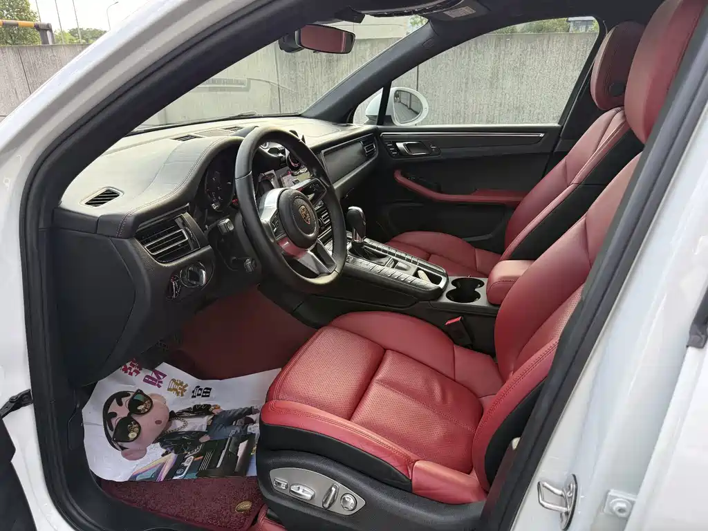 Porsche Macan — миниатюра 8