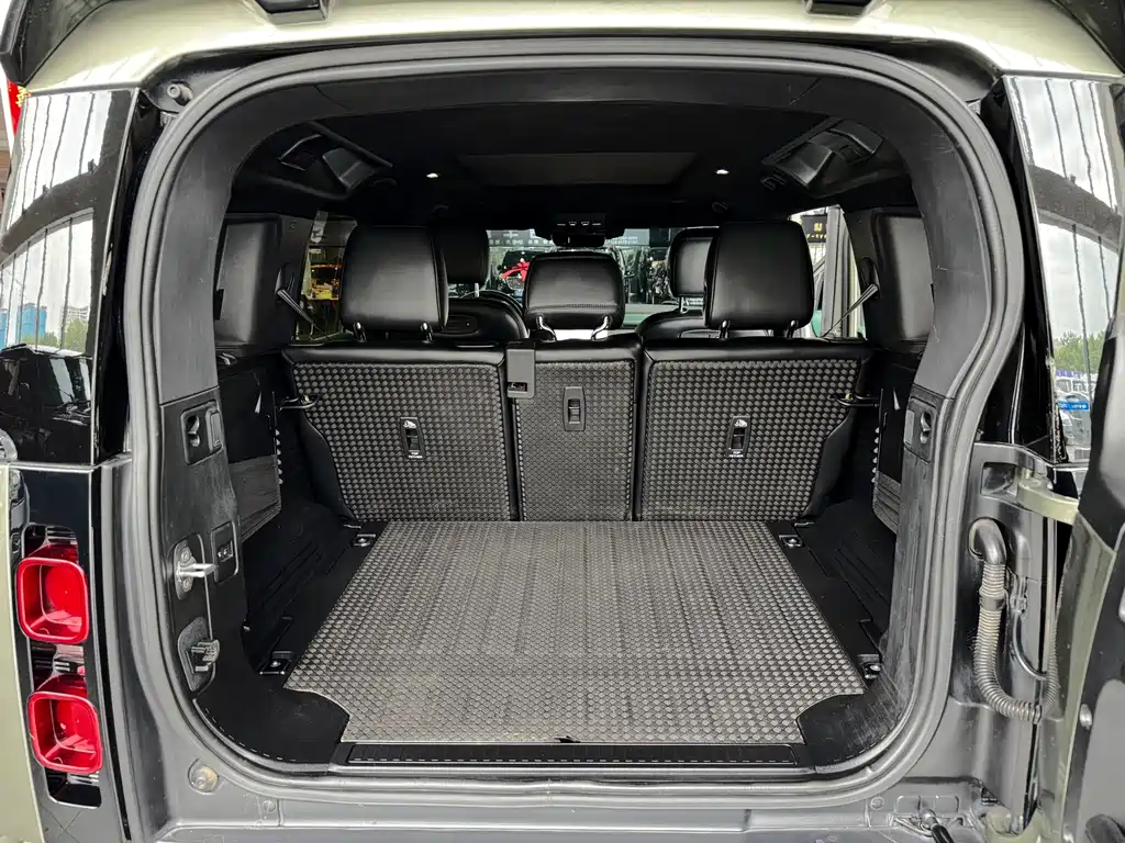 Land Rover Defender — миниатюра 9
