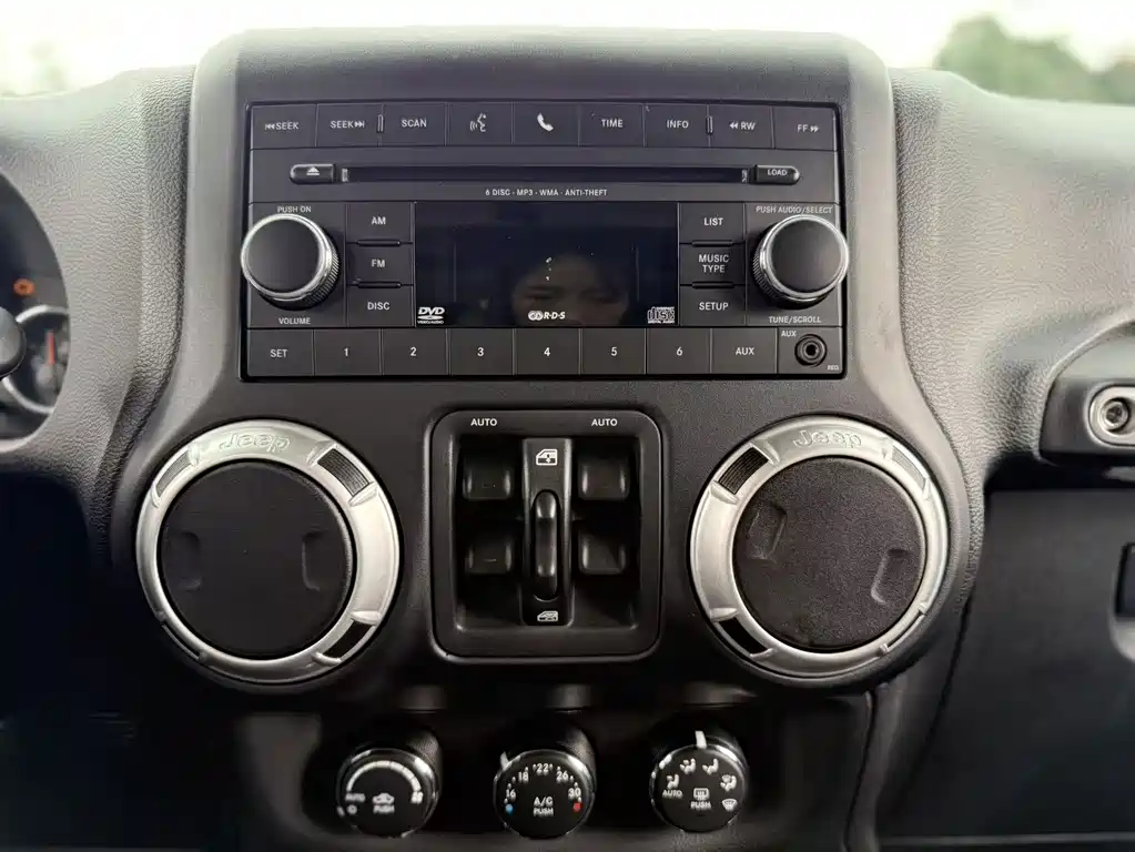 Jeep Wrangler — миниатюра 16