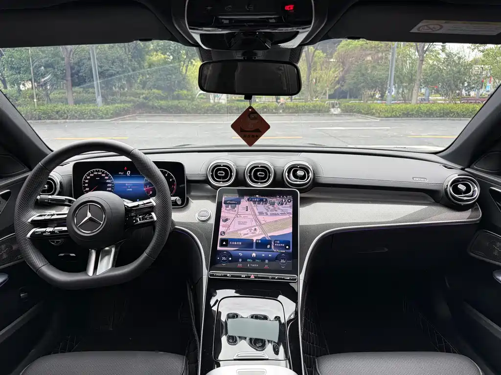 Mercedes-Benz C-Class — миниатюра 13