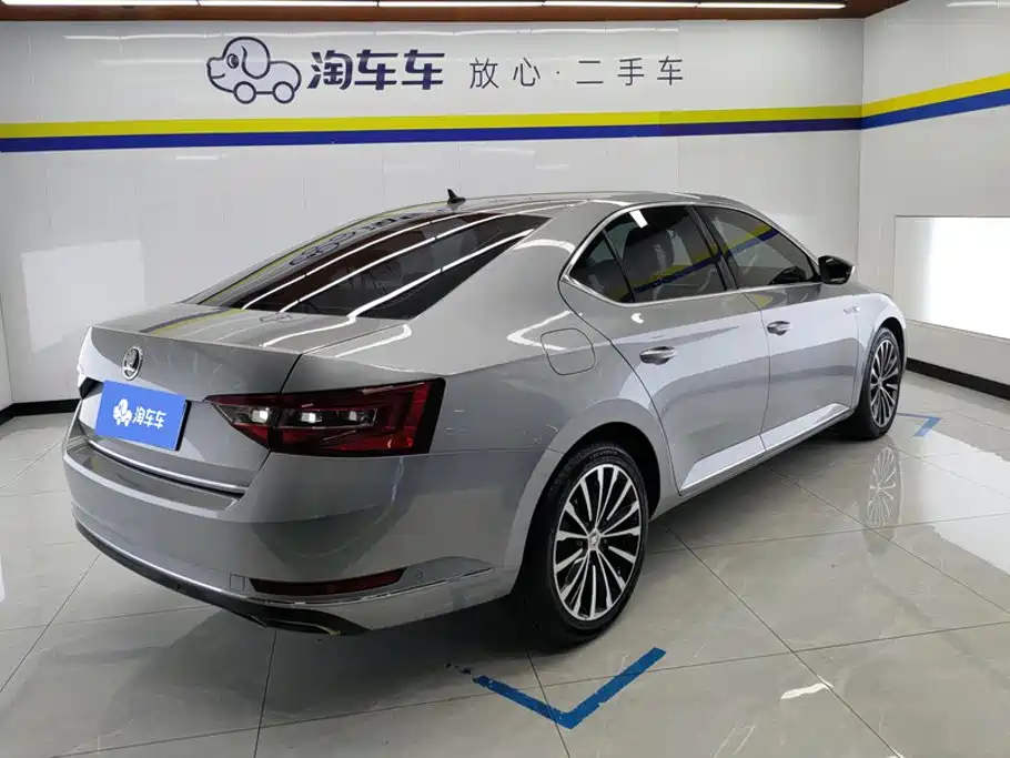 Skoda Superb 2018 TSI330 DSG Luxury V