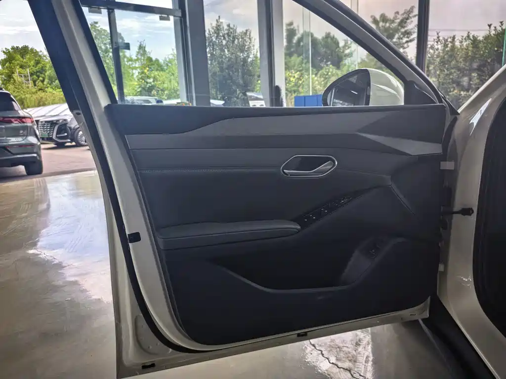 BYD Qin L — миниатюра 7