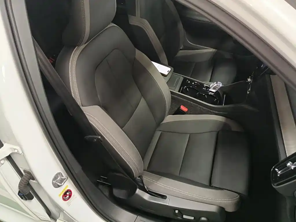 Volvo XC40 — миниатюра 25