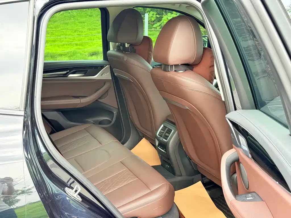 BMW iX3 — миниатюра 17