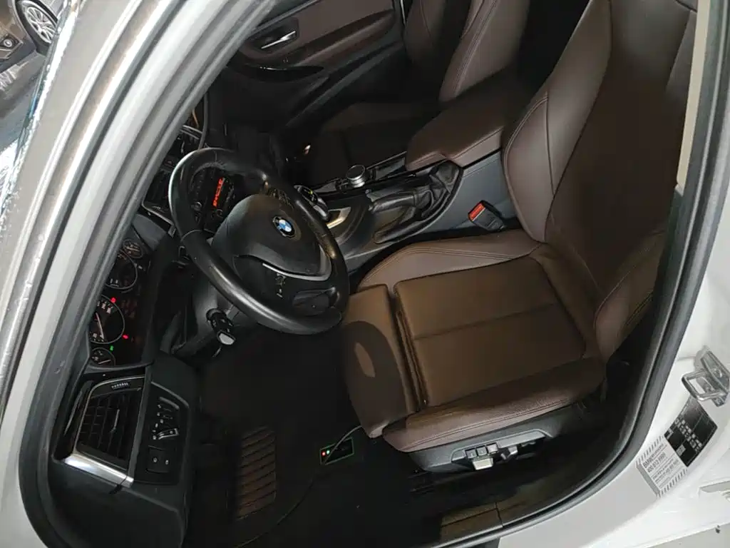 BMW 3 Series — миниатюра 15