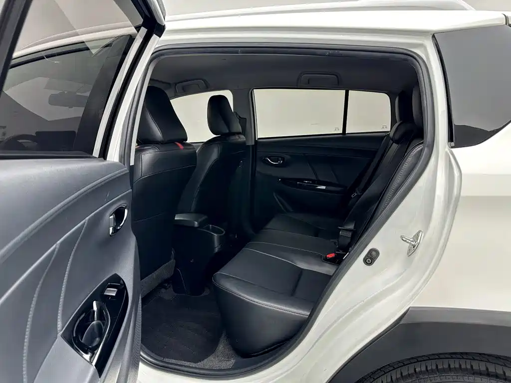 Toyota Yaris L — миниатюра 18