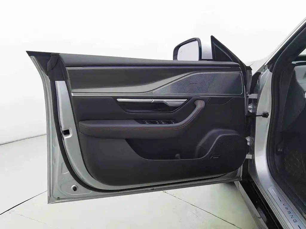 XPeng P7 — миниатюра 8