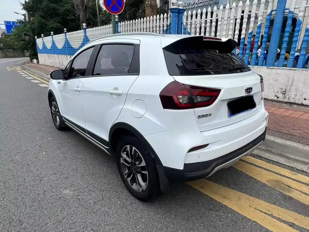 Geely Vision X3 — миниатюра 9
