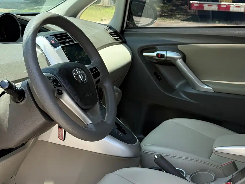 Toyota Verso — миниатюра 7