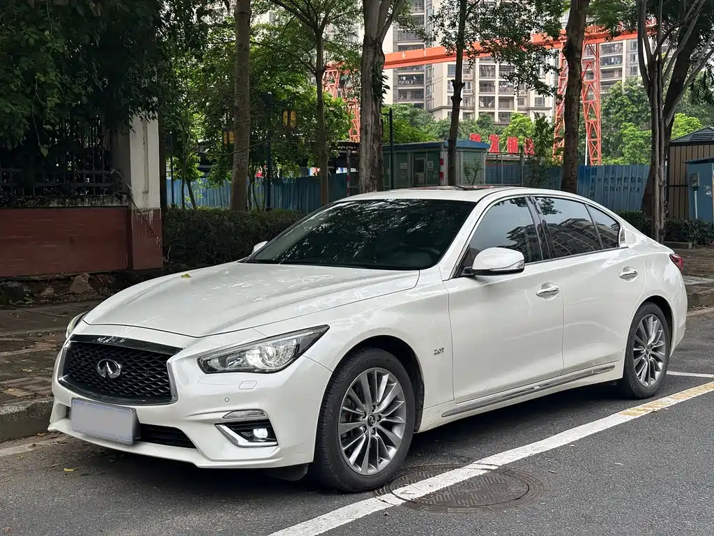 Infiniti Q50L