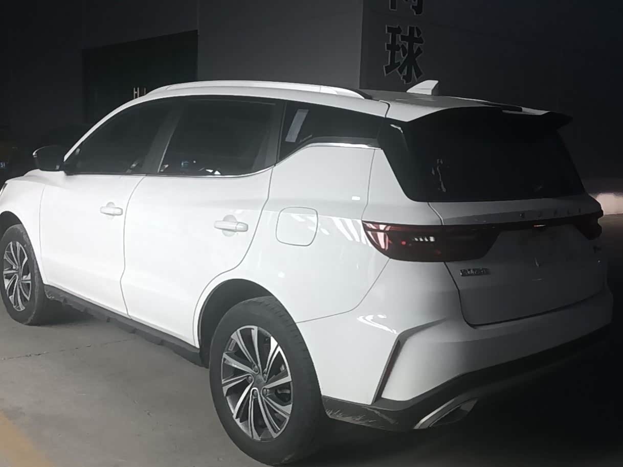 Geely Emgrand X6 1.4 л 2022 г. Белый, пробег 39000 км