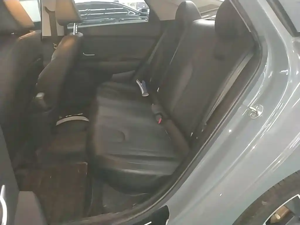 Hyundai Elantra — миниатюра 17