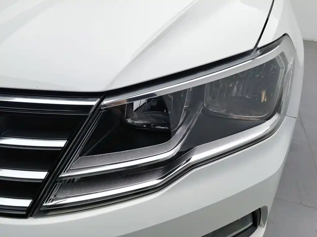 Volkswagen Jetta — миниатюра 7