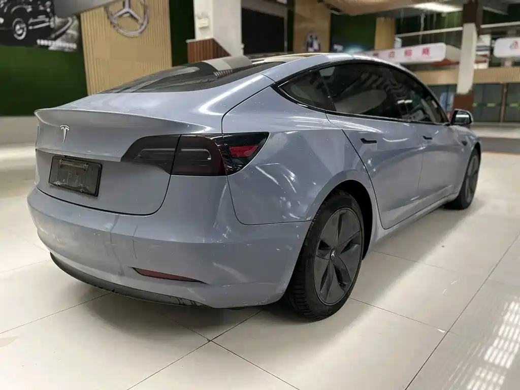 Tesla Model 3 — миниатюра 7