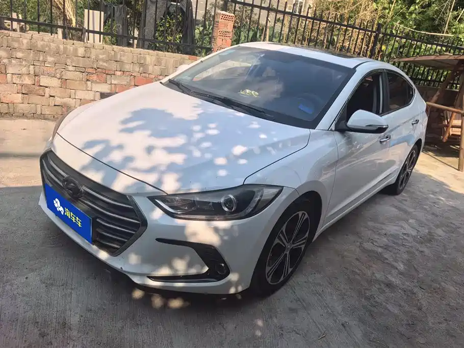 Купить Hyundai Elantra