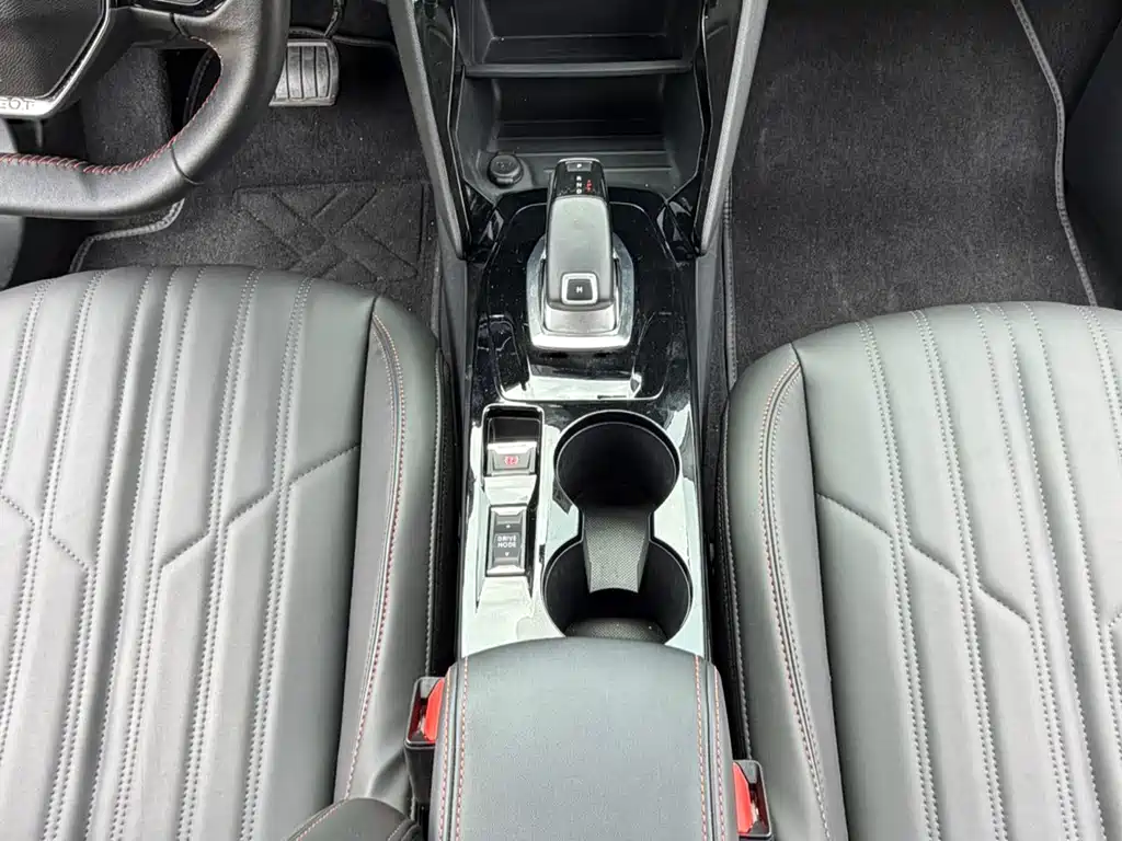 Peugeot 2008 — миниатюра 11