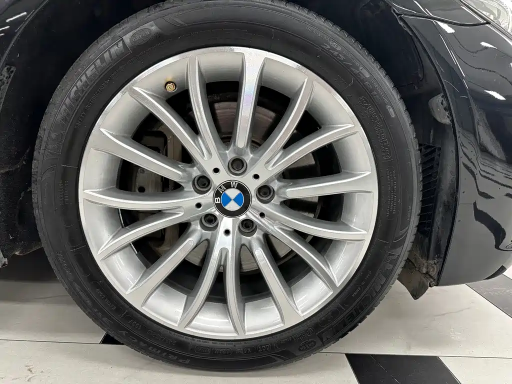 BMW 5 Series — миниатюра 28