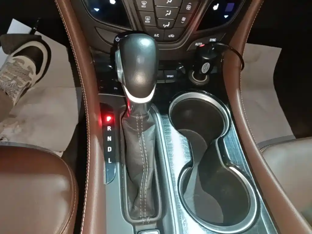 Buick Envision Plus — миниатюра 14