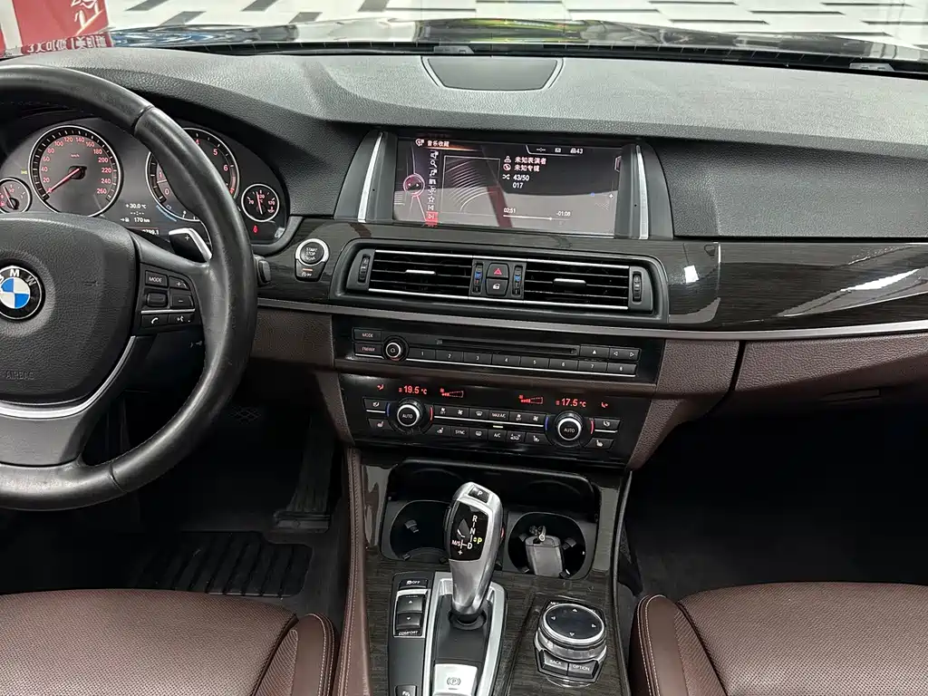 BMW 5 Series — миниатюра 16