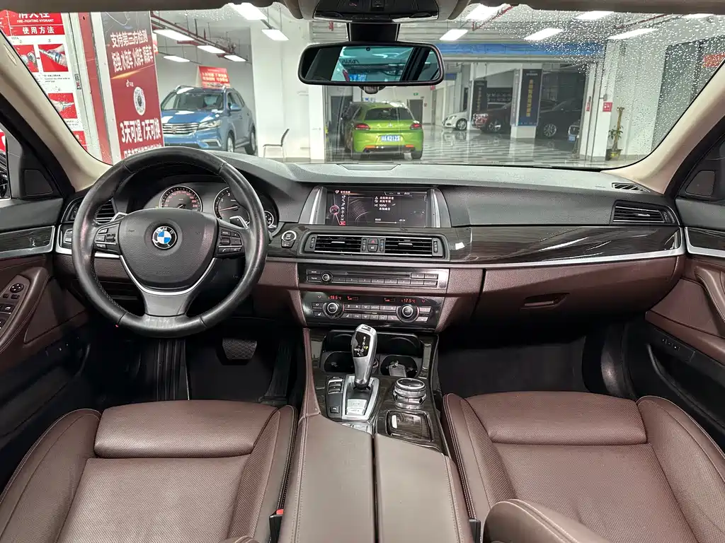 BMW 5 Series — миниатюра 15