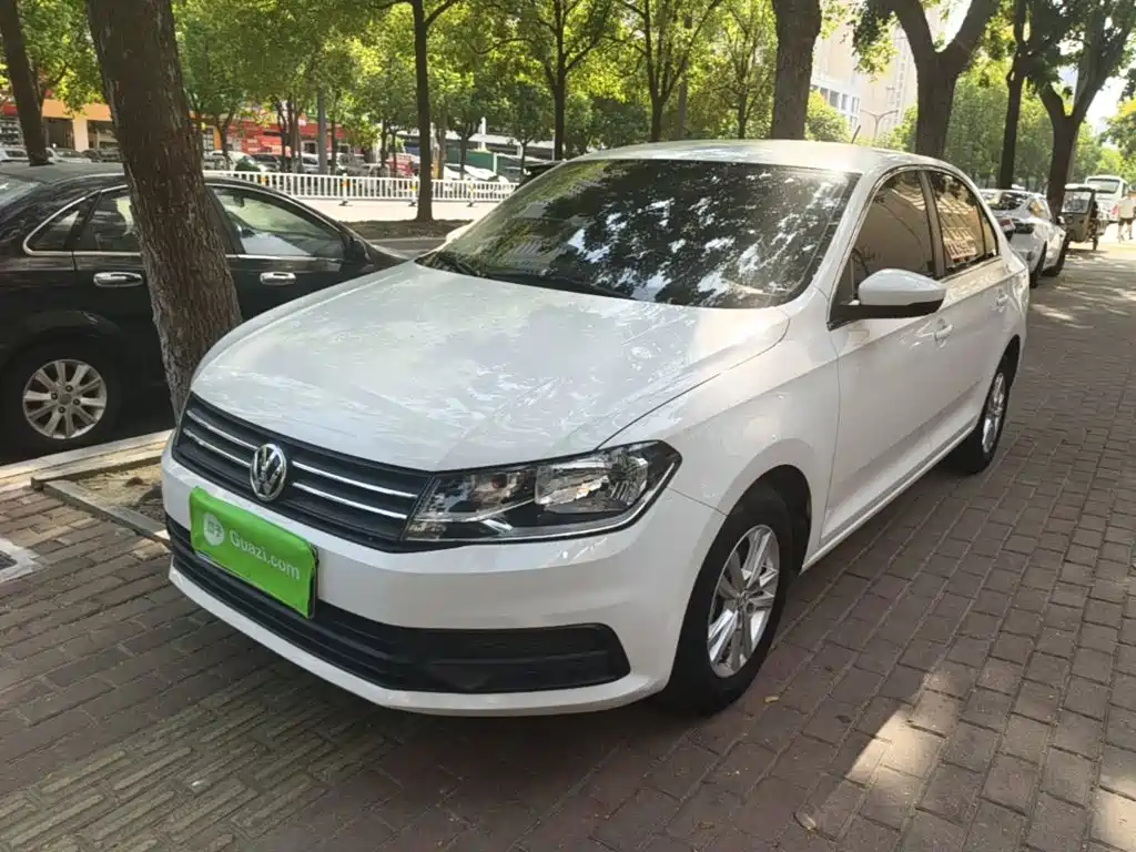 Volkswagen Santana — миниатюра 2