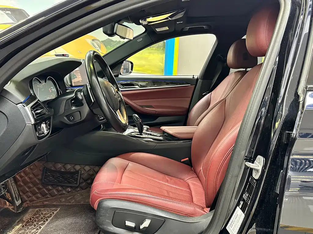 BMW 5 Series — миниатюра 7