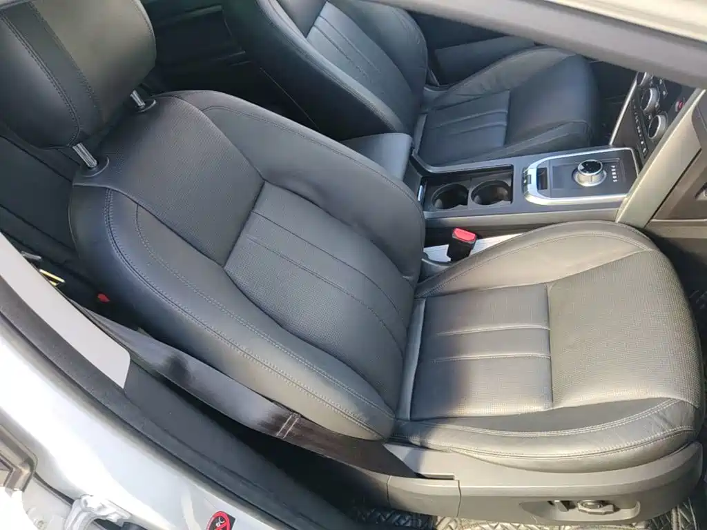 Land Rover Discovery Sport — миниатюра 25