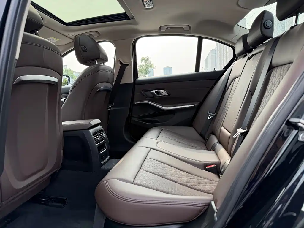 BMW 3 Series — миниатюра 17