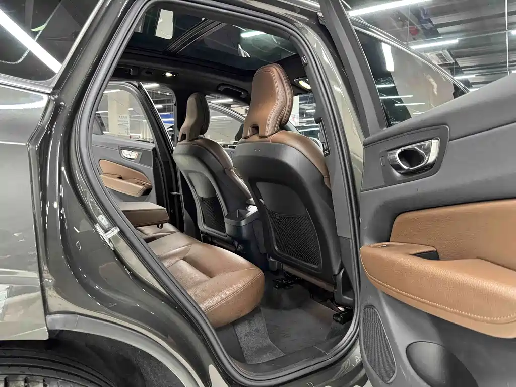 Volvo XC60 — миниатюра 11