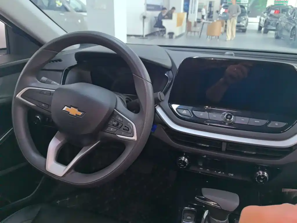 Chevrolet Menlo — миниатюра 10