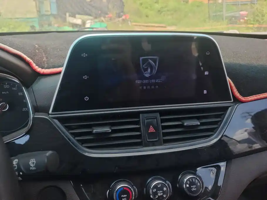 Baojun 310W — миниатюра 13