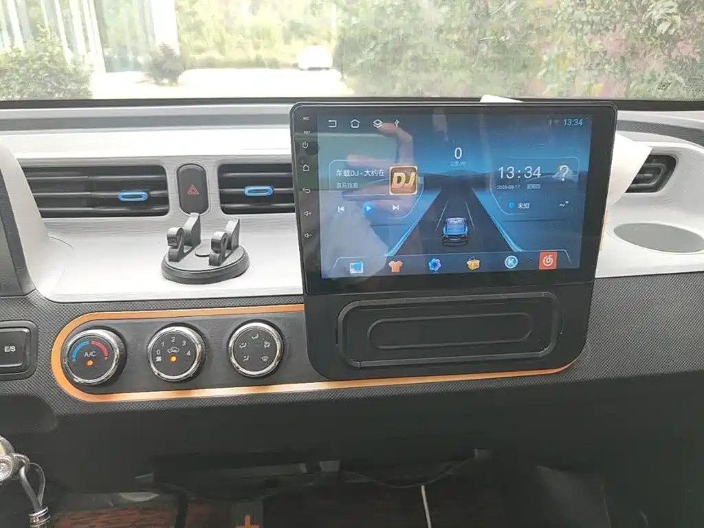 Wuling MINIEV — миниатюра 13