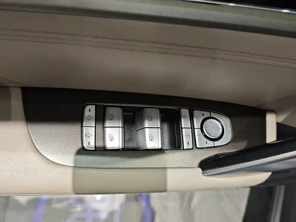 BYD Tang New Energy — миниатюра 18