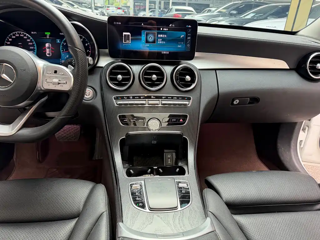 Mercedes-Benz C-Class — миниатюра 13