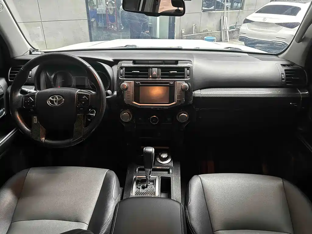 Toyota 4Runner — миниатюра 8