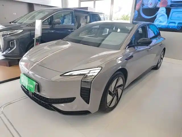 2025 Hongqi EH7