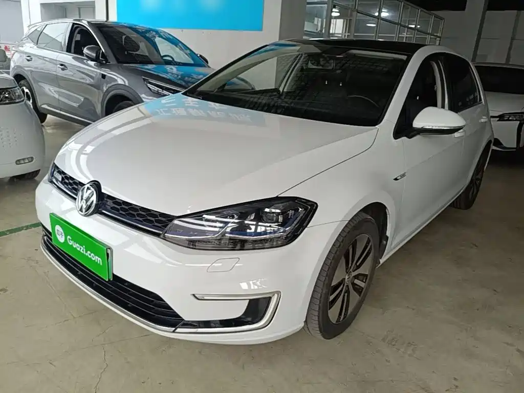 Volkswagen Golf EV — миниатюра 2