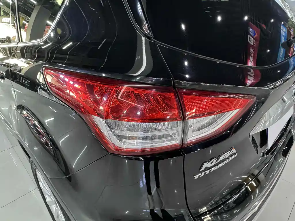 Ford Kuga — миниатюра 12