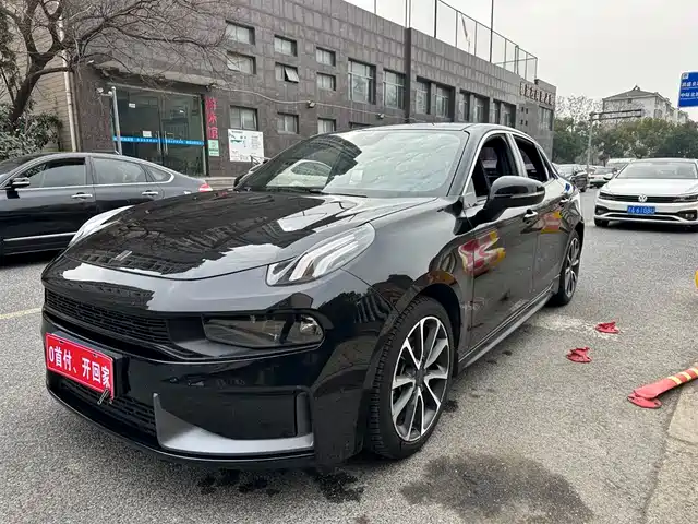 2020 Lynk & Co 03