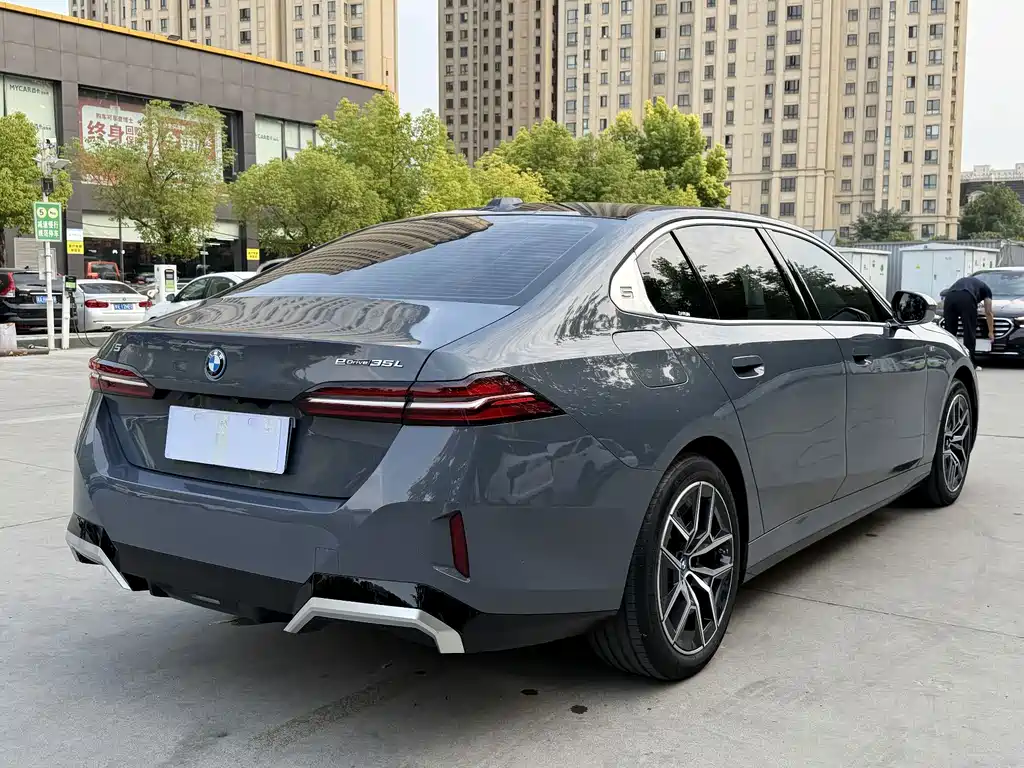 BMW i5 — миниатюра 4