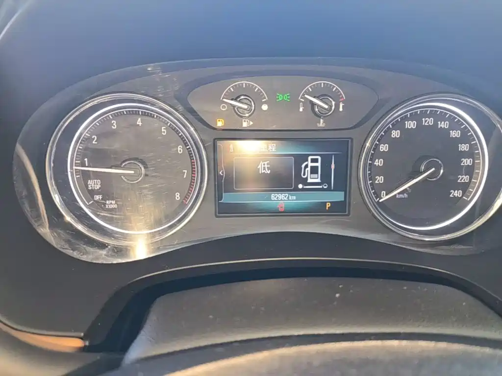 Buick LaCrosse — миниатюра 12