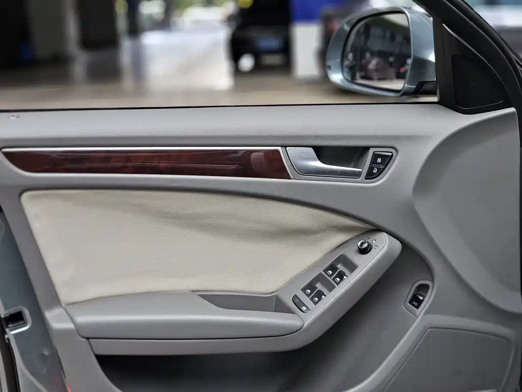 Audi A4L — миниатюра 14