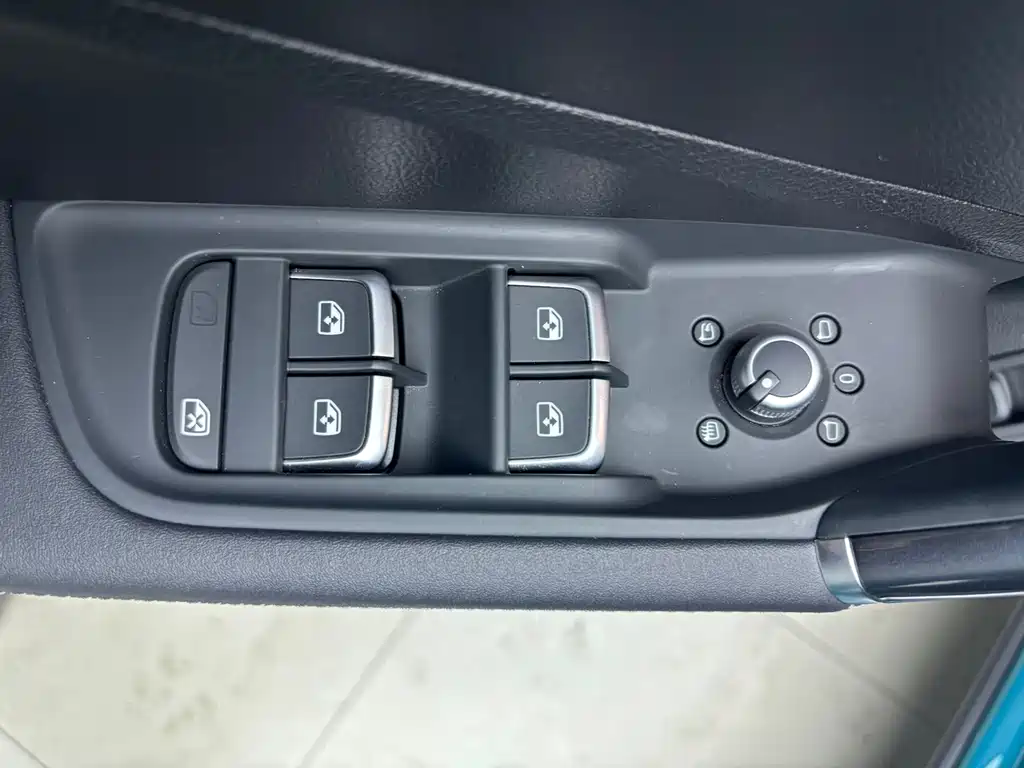 Audi Q2L — миниатюра 15